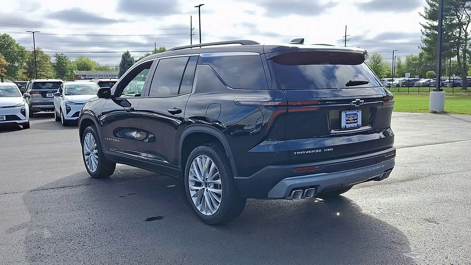 New 2027 Chevrolet Traverse LT w/ Driver Confidence Package AWD/4WD image 9