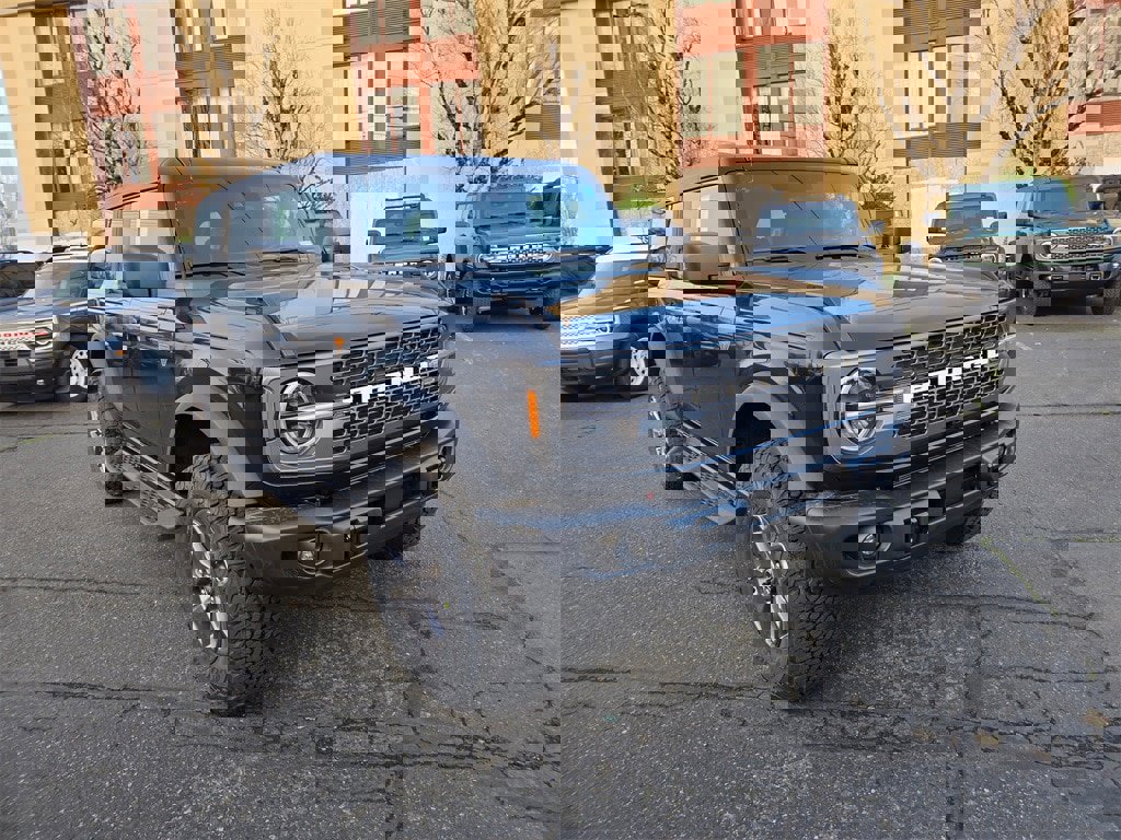 New 2025 Ford Bronco Badlands image 3