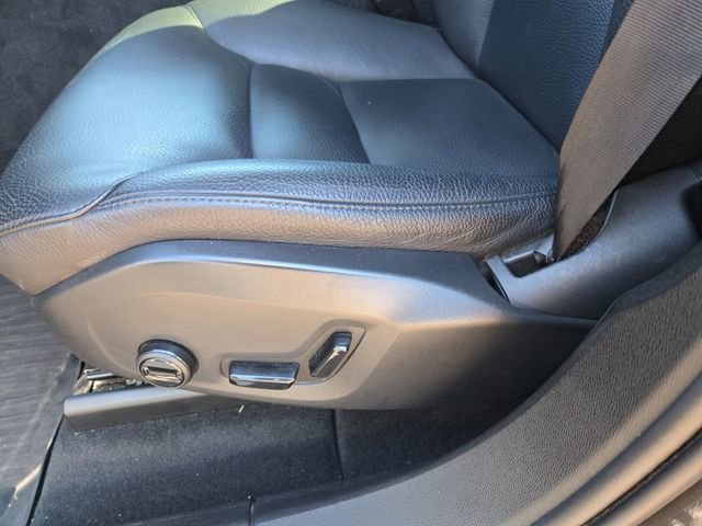 Used 2022 Volvo XC60 B5 Momentum w/ Climate Package image 25