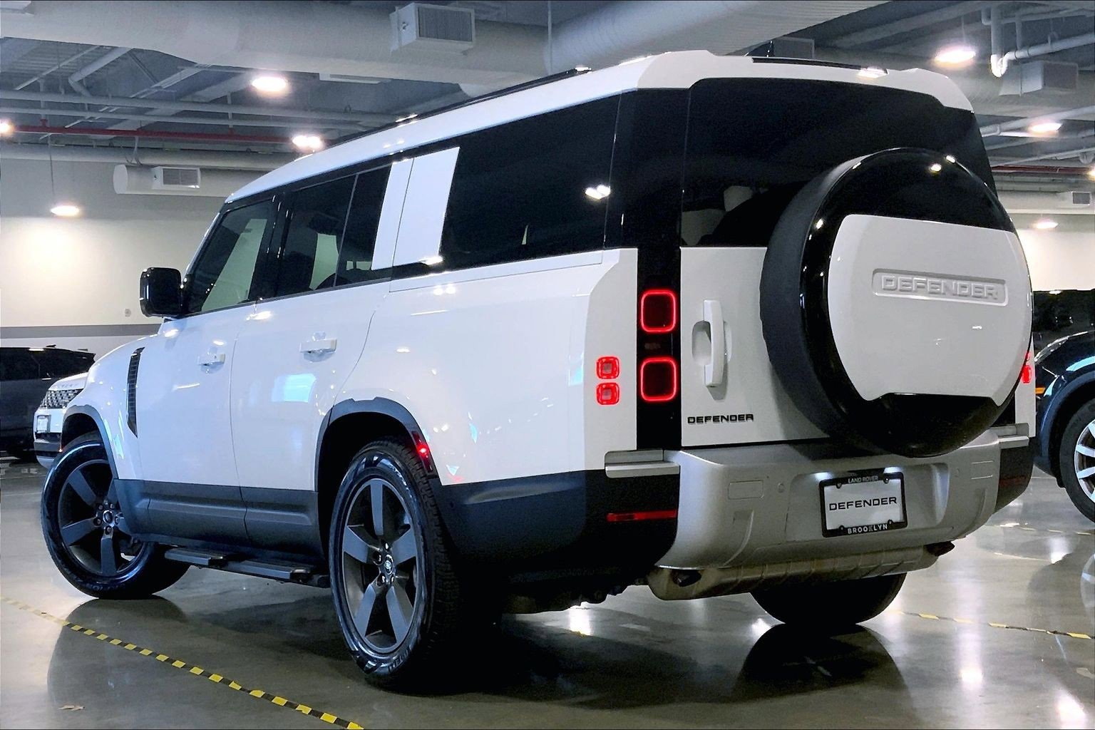 Used 2025 Land Rover Defender 130 S image 11