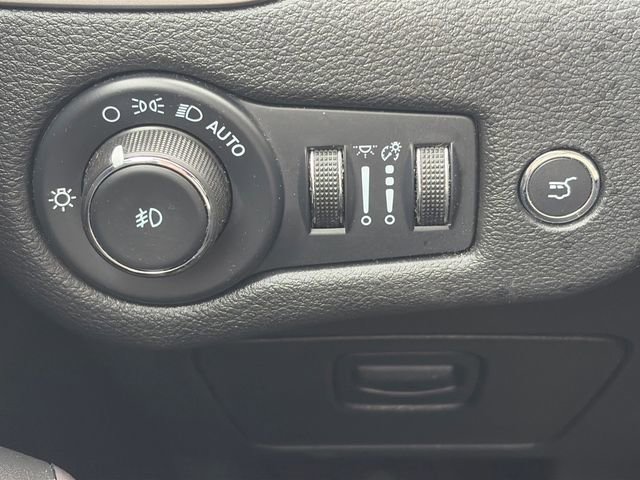 Used 2022 Jeep Cherokee Limited w/ Elite Package image 61