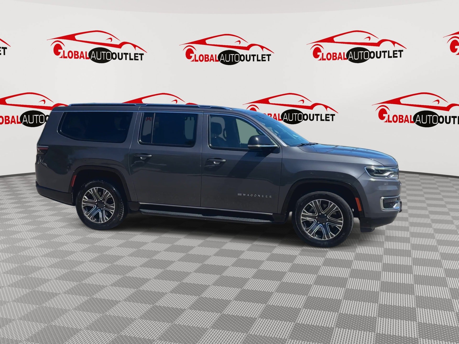 Used 2024 Jeep Wagoneer L Series II w/ Flexible Seating Group AWD/4WD image 9