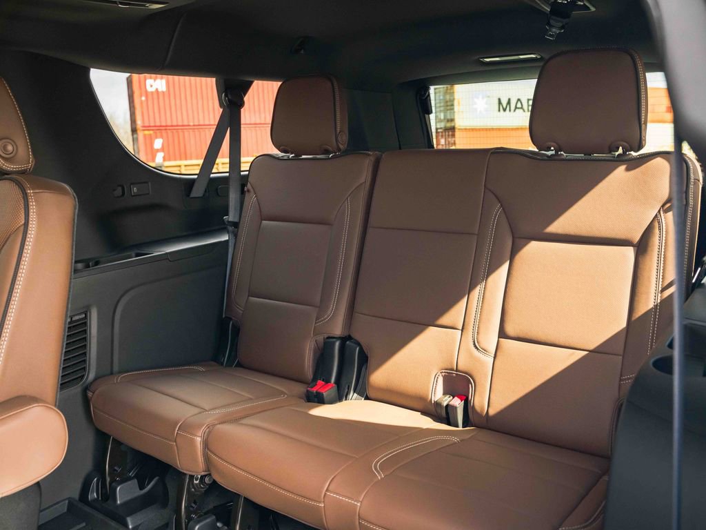 New 2026 Chevrolet Suburban High Country image 28