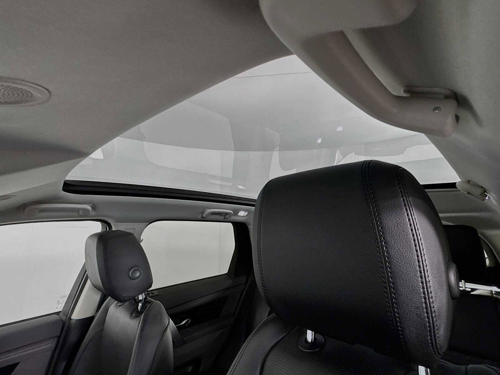 Used 2024 Land Rover Discovery Sport S image 13