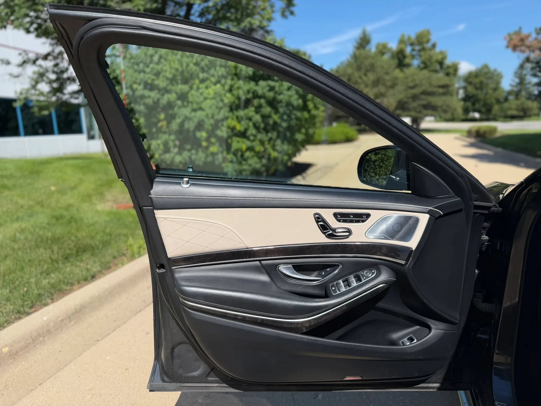 Used 2016 Mercedes-Benz S 63 AMG 4MATIC Sedan image 21