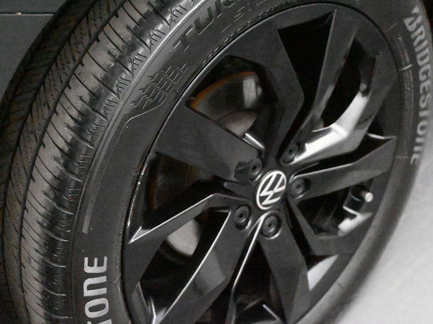 Used 2023 Volkswagen Taos SE image 13