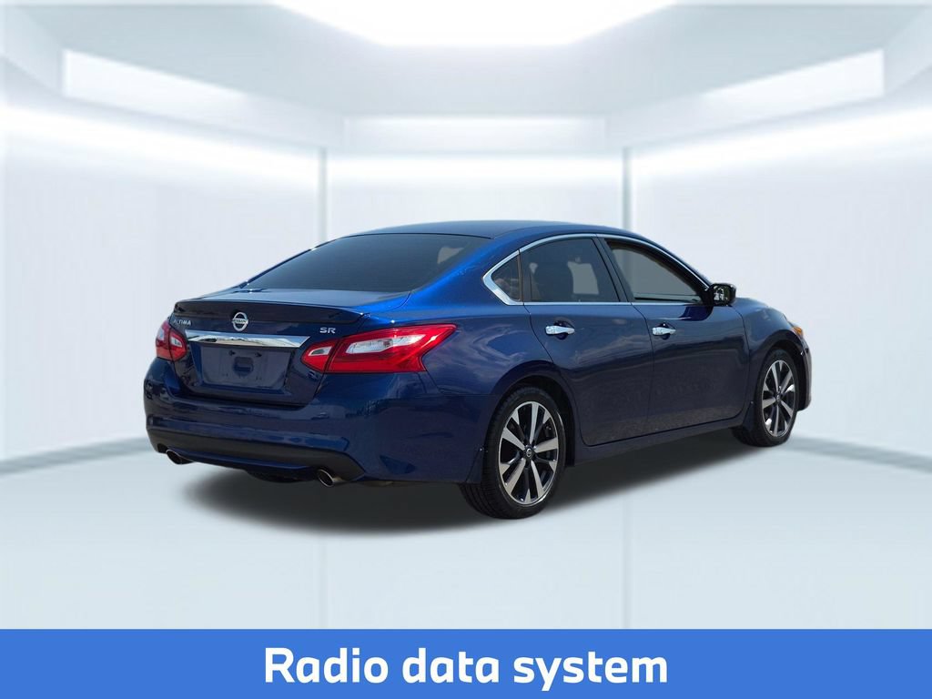 Used 2016 Nissan Altima 2.5 SR w/ LED Appearance Package FWD image 6