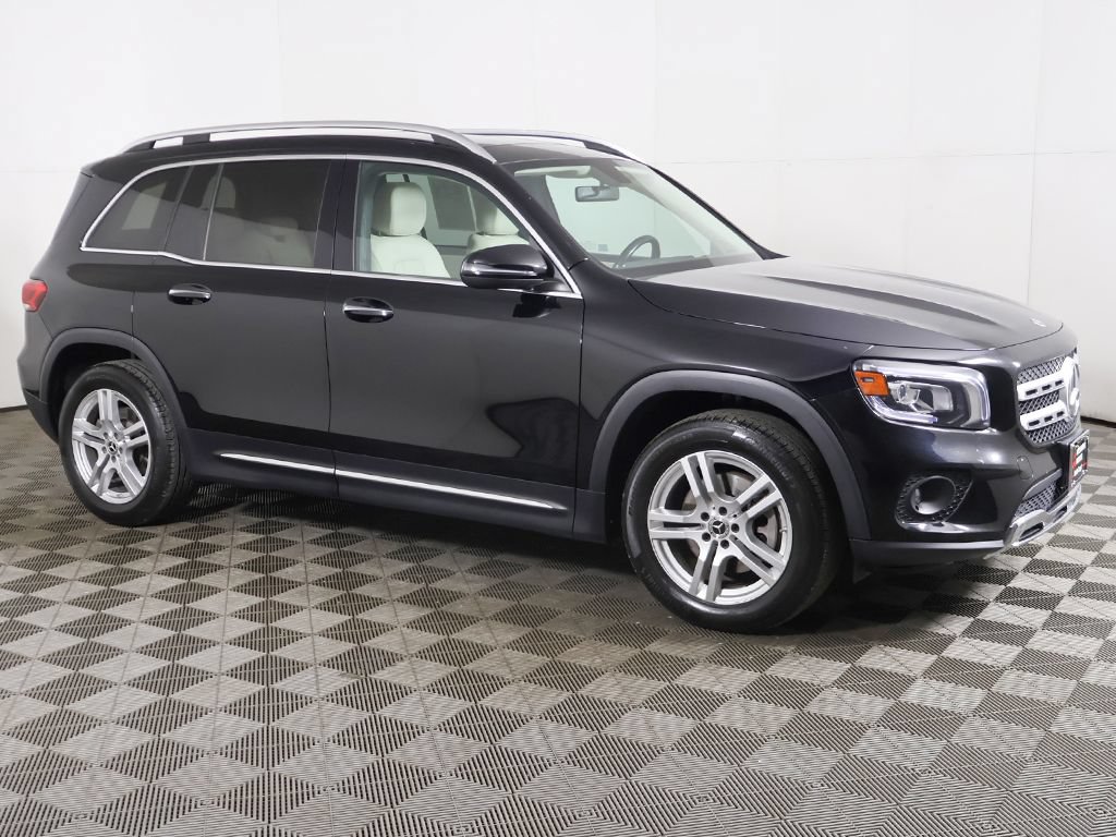 Used 2021 Mercedes-Benz GLB 250 4MATIC w/ Premium Package image 10