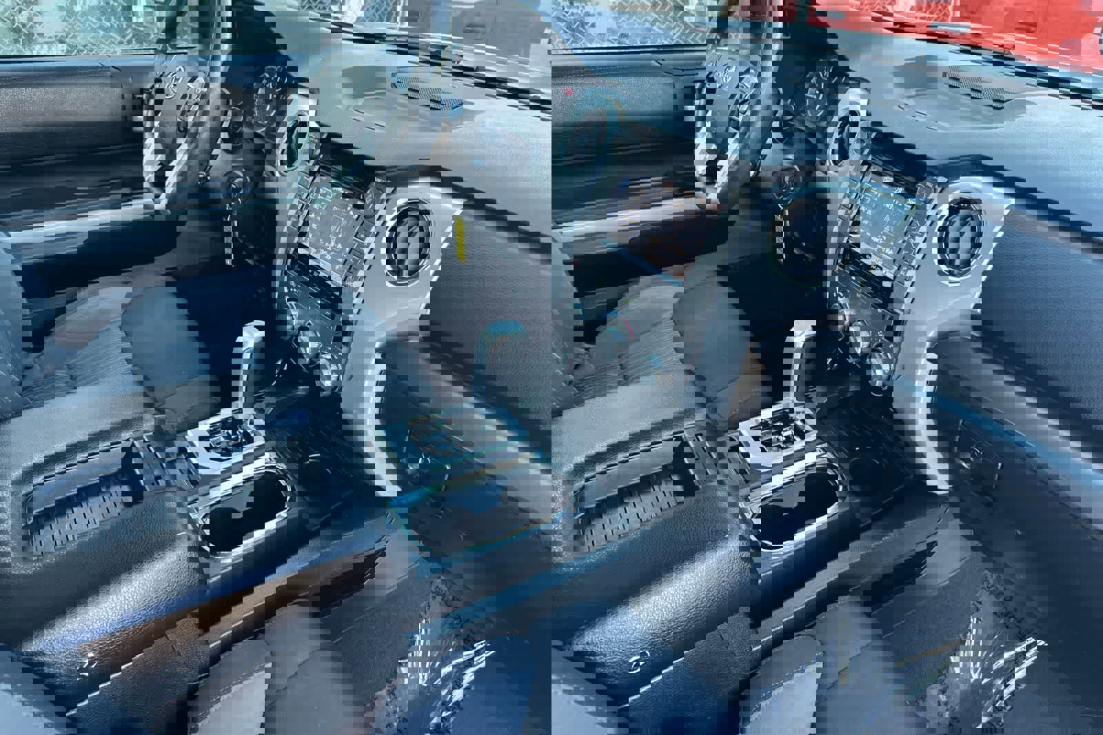 Used 2014 Toyota Tundra SR5 w/ SR5 Upgrade Package image 18