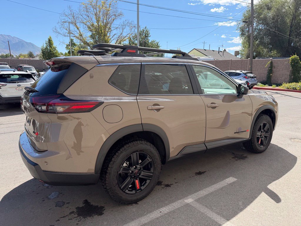 Used 2026 Nissan Rogue SV AWD/4WD image 4