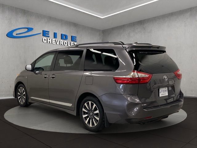 Used 2018 Toyota Sienna XLE w/ XLE Navigation Package image 8