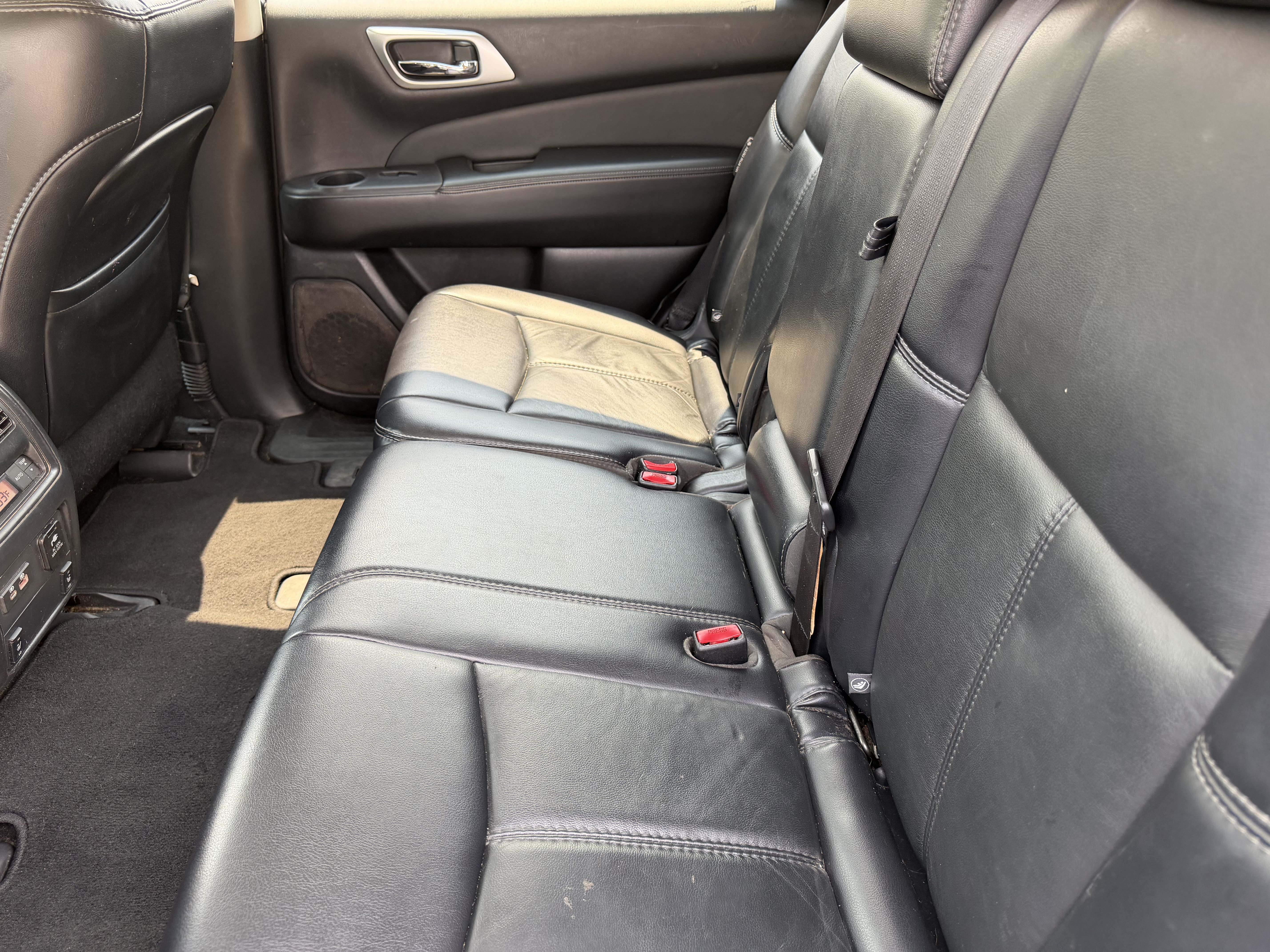 Used 2019 Nissan Pathfinder SL w/ Cargo Package AWD/4WD image 11