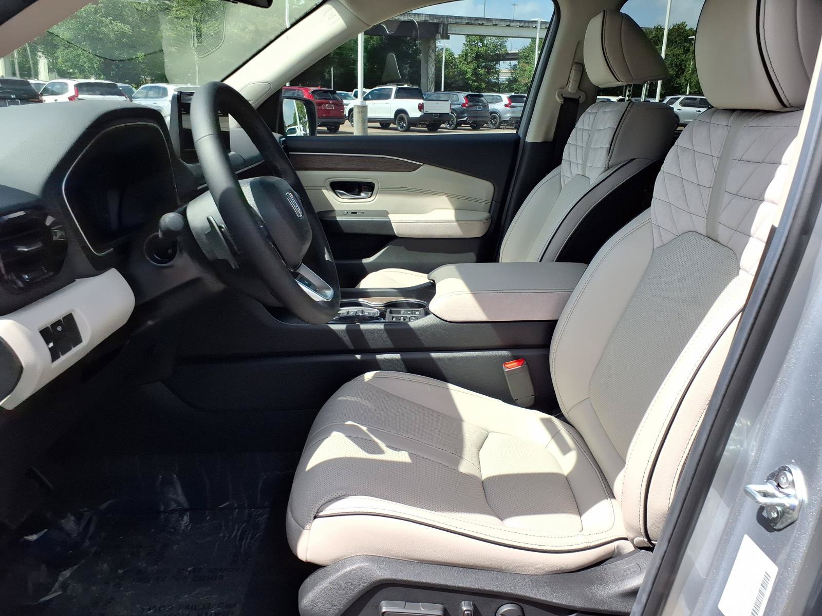 New 2026 Honda Pilot Elite image 13