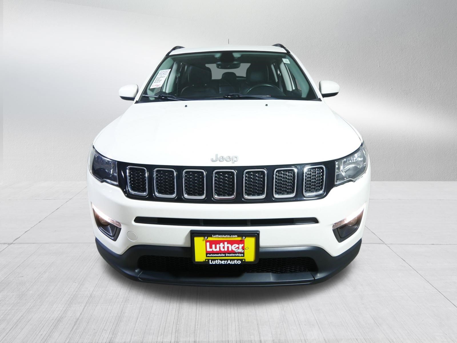 Used 2018 Jeep Compass Latitude w/ Popular Equipment Group AWD/4WD image 2