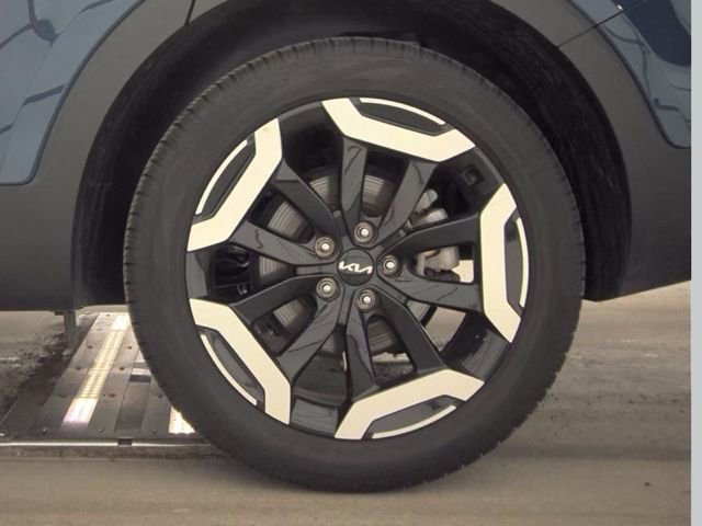 Used 2025 Kia Telluride S image 21