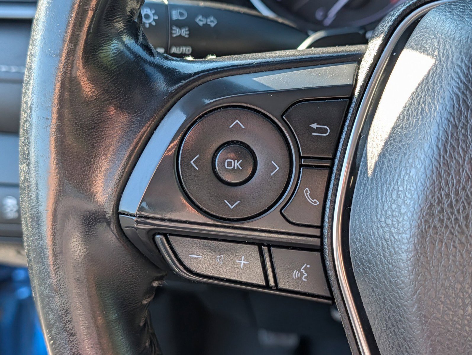 Used 2019 Toyota Camry SE FWD image 24