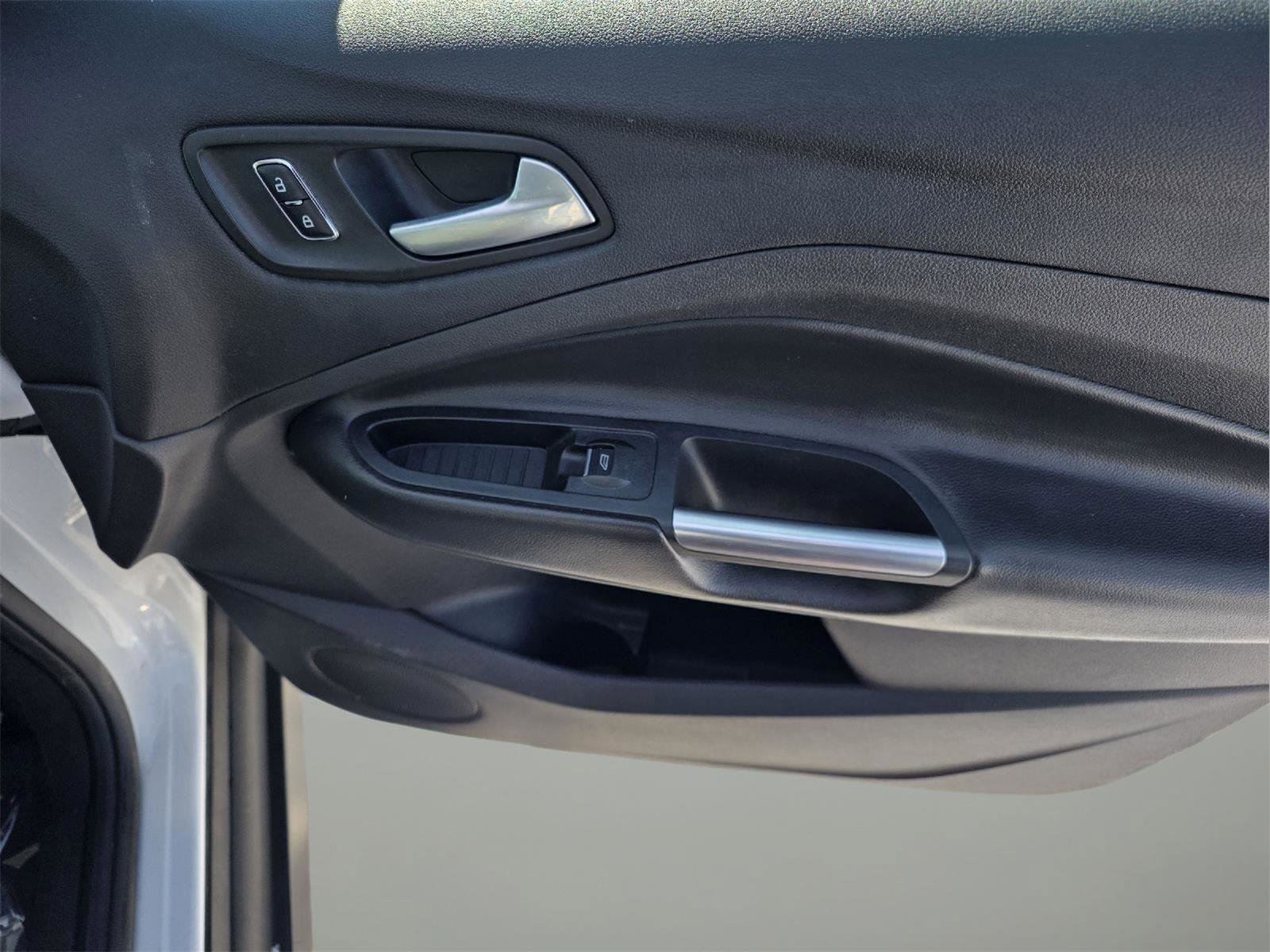 Used 2015 Ford C-MAX SE image 26