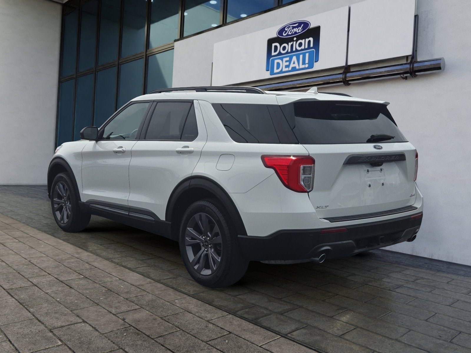 Certified 2023 Ford Explorer XLT w/ Equipment Group 202A AWD/4WD image 5