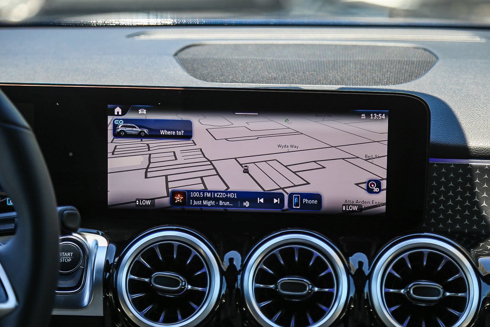 Used 2024 Mercedes-Benz EQB 300 4MATIC image 12