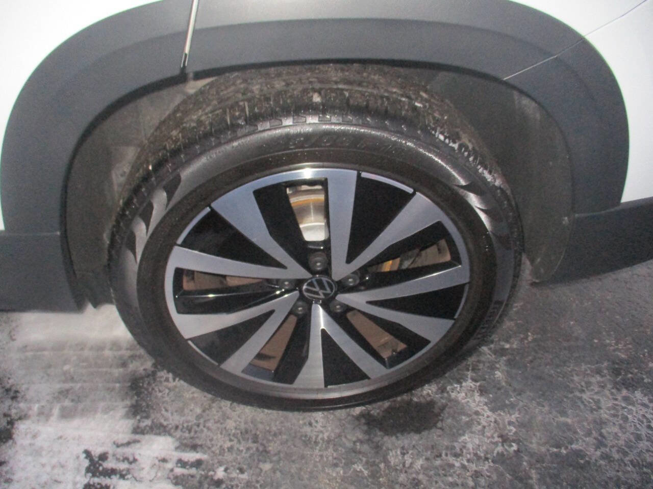 Used 2023 Volkswagen Taos SE image 28