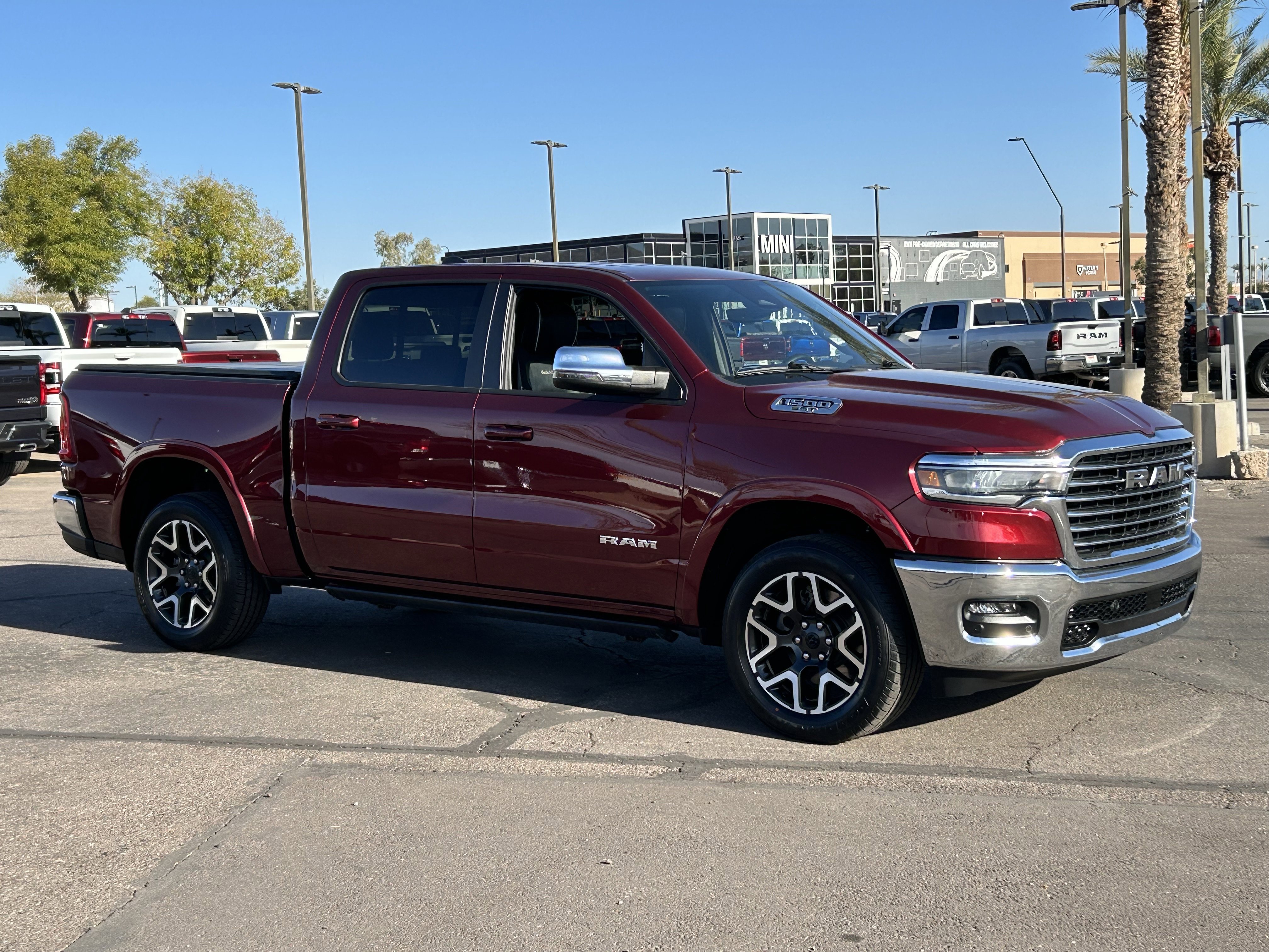 Used 2025 RAM 1500 Laramie AWD/4WD image 7
