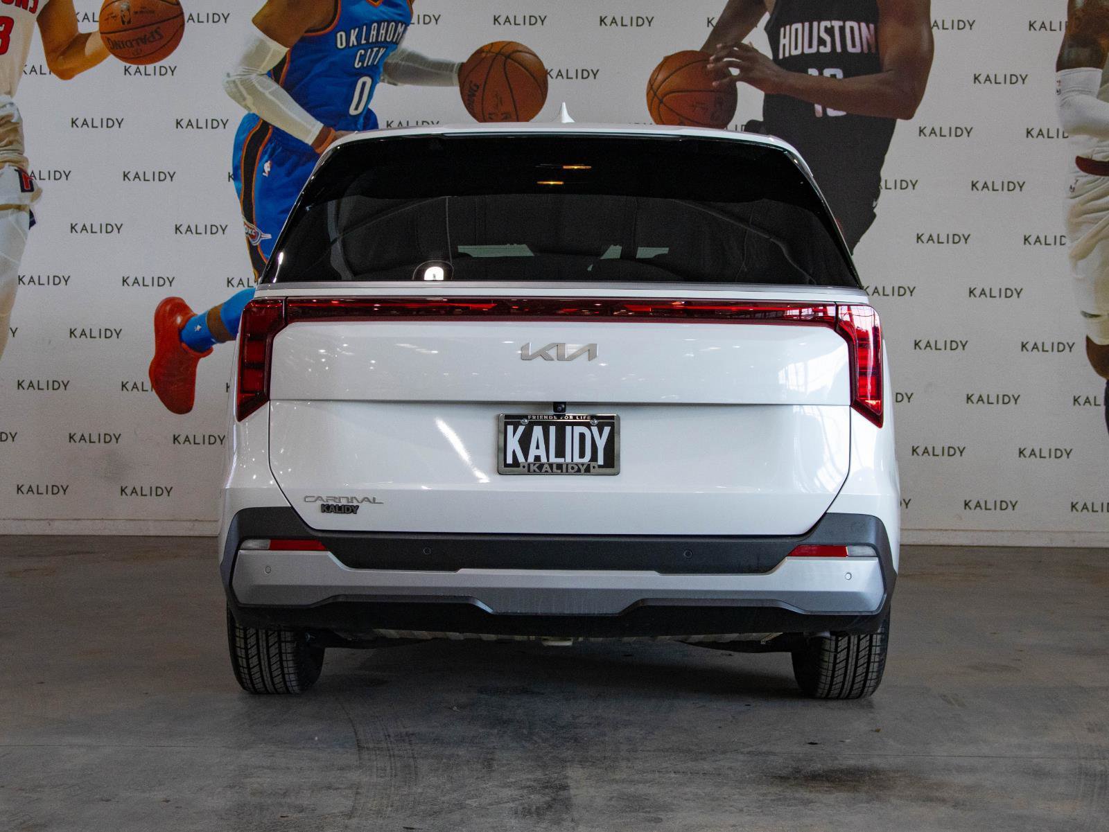 Used 2025 Kia Carnival image 23