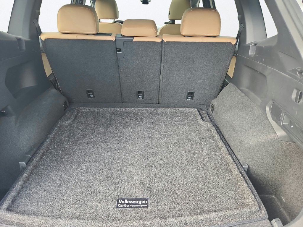 Certified 2024 Volkswagen Tiguan SE w/ Panoramic Sunroof Package AWD/4WD image 30