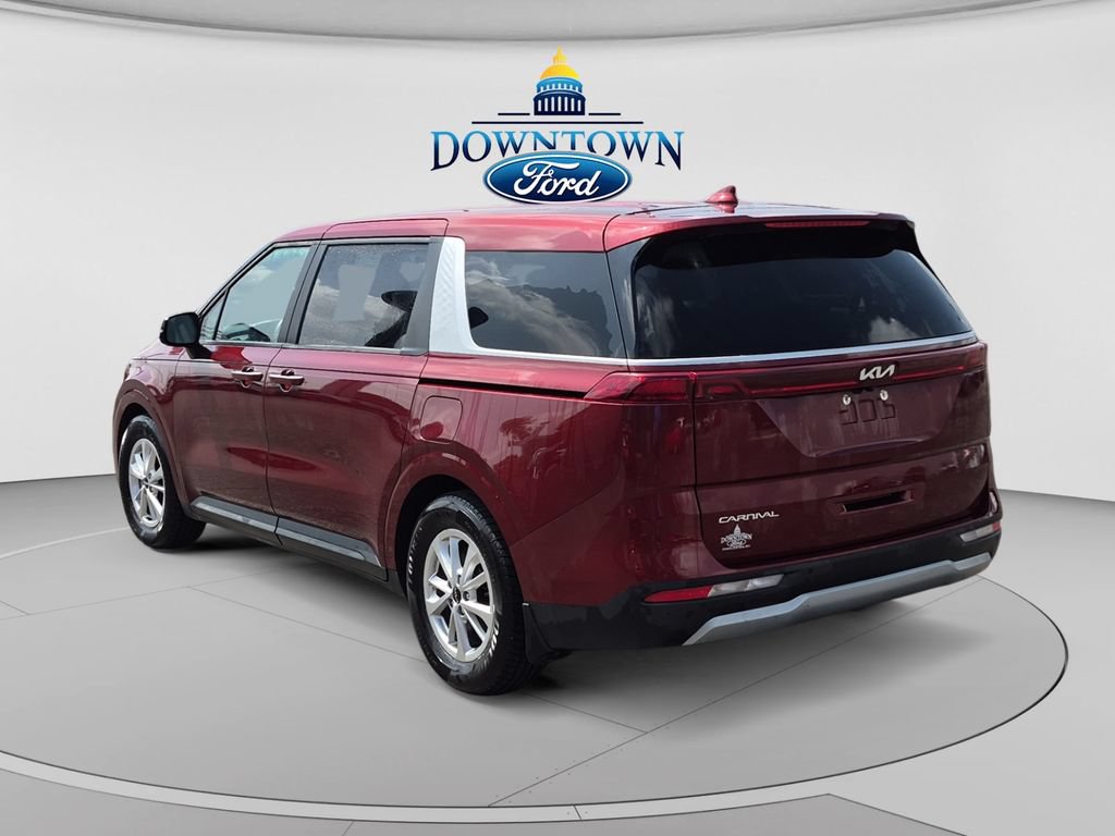 Used 2023 Kia Carnival LX FWD image 5