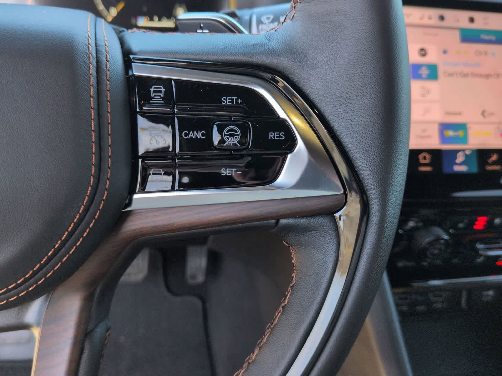 New 2025 Jeep Grand Cherokee Summit w/ Obsidian Package image 23