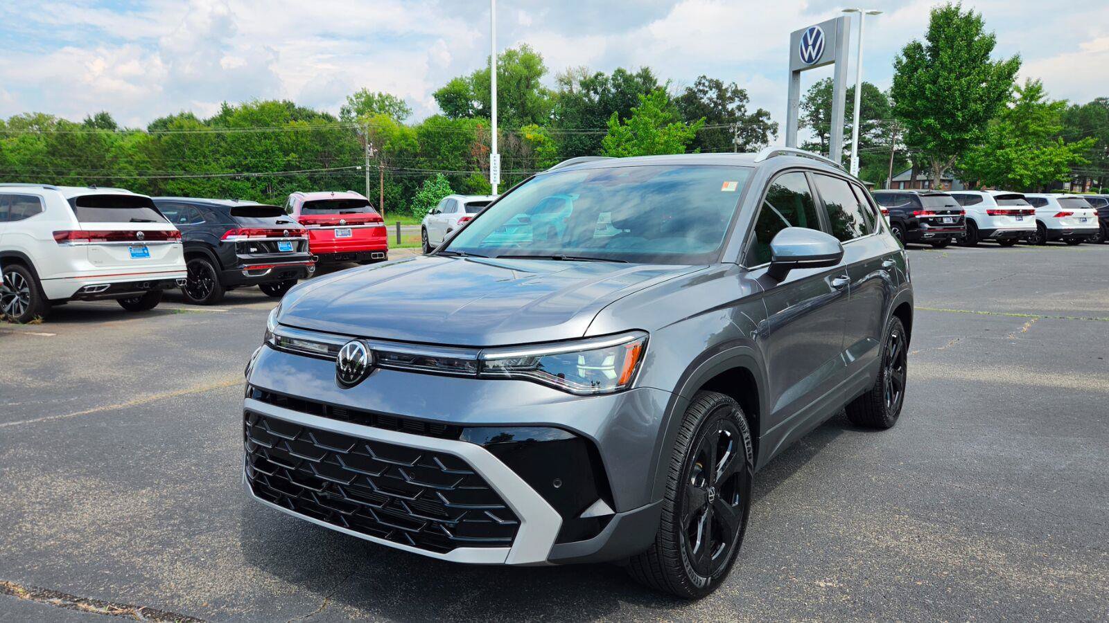 Certified 2025 Volkswagen Taos SEL w/ Black Wheel Plus Package AWD/4WD image 9