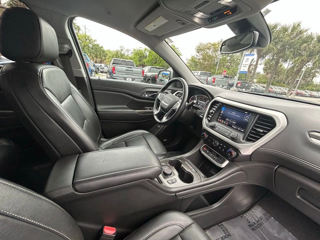 Used 2023 GMC Acadia SLT image 25