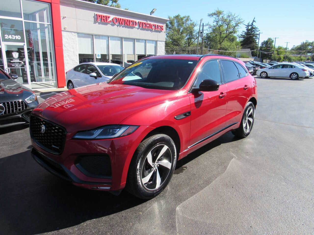 Used 2024 Jaguar F-PACE R-Dynamic S image 2