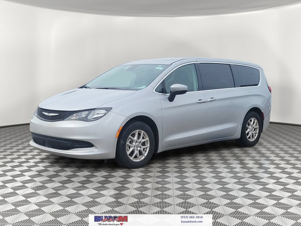 Used 2023 Chrysler Voyager LX FWD image 2