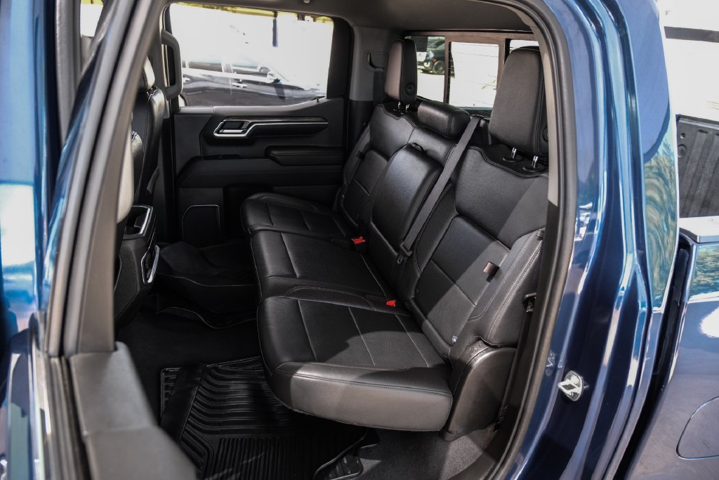 Used 2022 Chevrolet Silverado 1500 LTZ w/ Technology Package AWD/4WD image 46