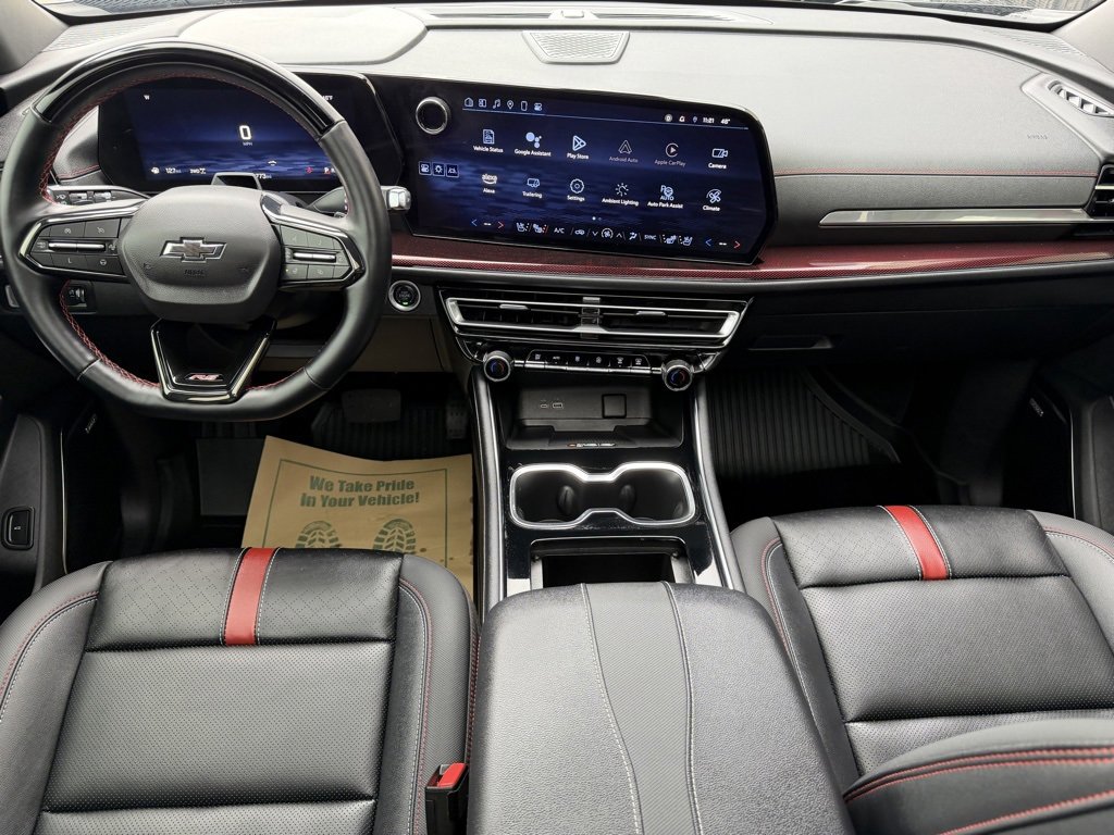 Used 2024 Chevrolet Traverse RS image 12