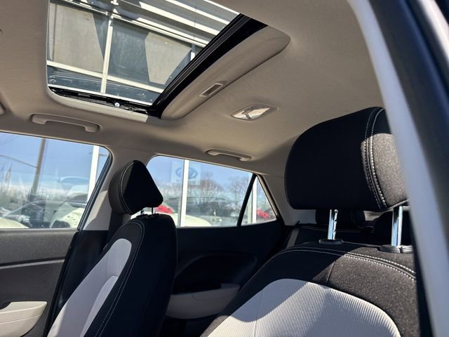 Certified 2026 Hyundai Venue SEL image 17