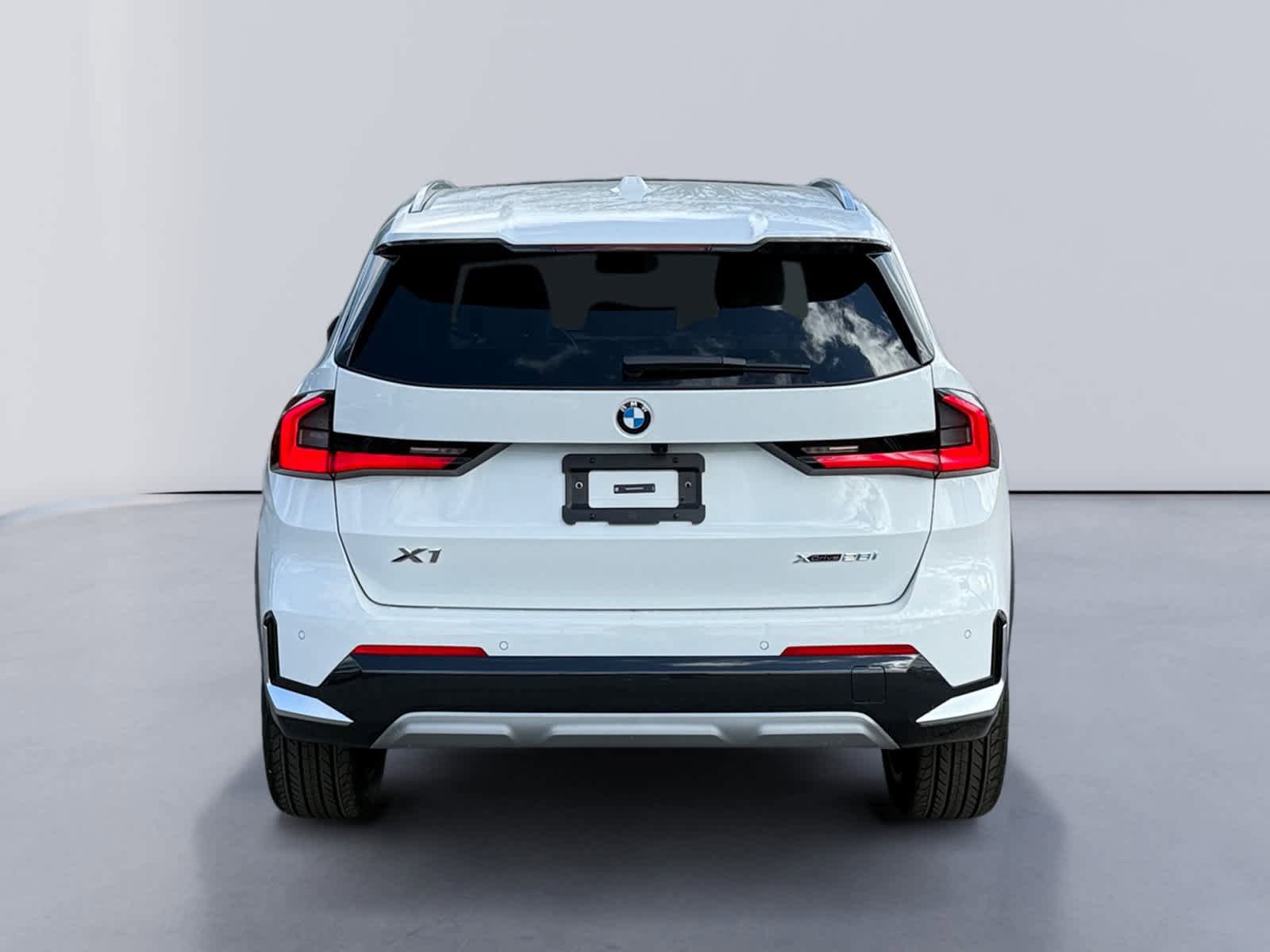 New 2026 BMW X1 xDrive28i w/ Technology Package AWD/4WD image 4
