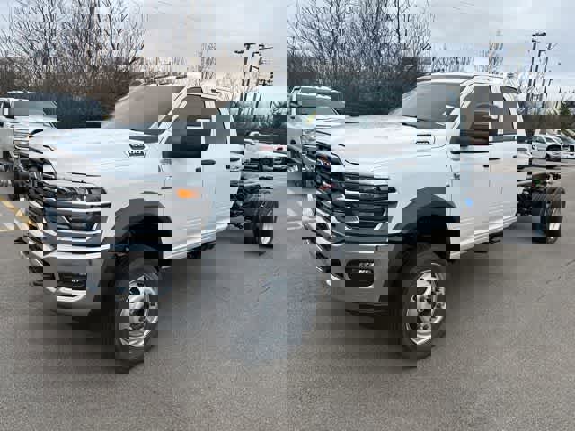 New 2026 RAM 5500 Tradesman w/ Chrome Appearance Group image 2