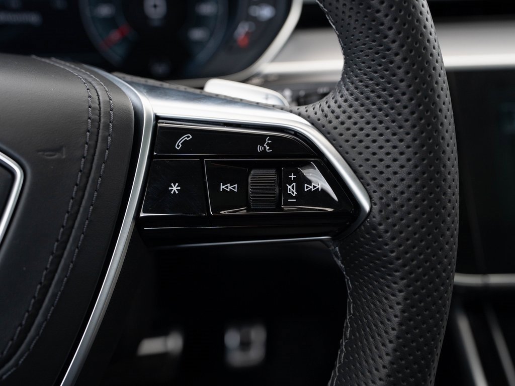 Certified 2022 Audi S8 image 28