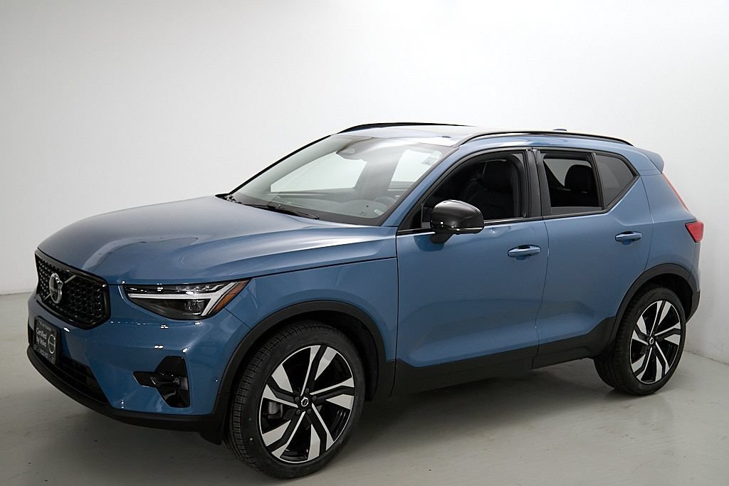 Certified 2024 Volvo XC40 B5 Ultimate w/ Climate Package AWD/4WD image 6