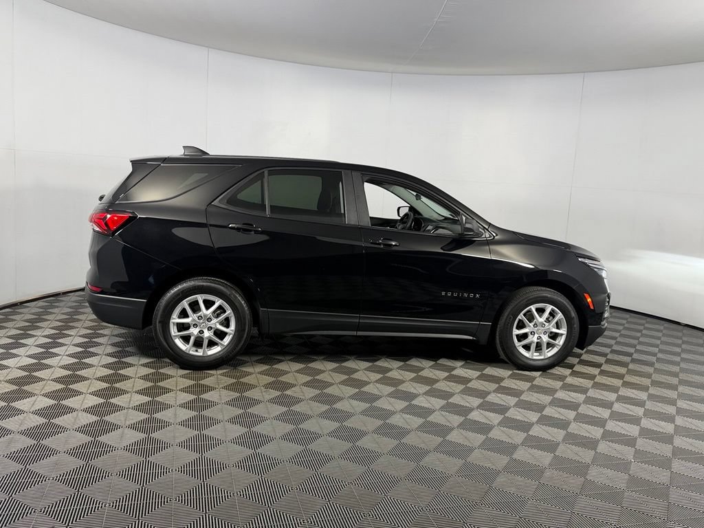 Used 2023 Chevrolet Equinox LS w/ LS Convenience Package FWD image 6