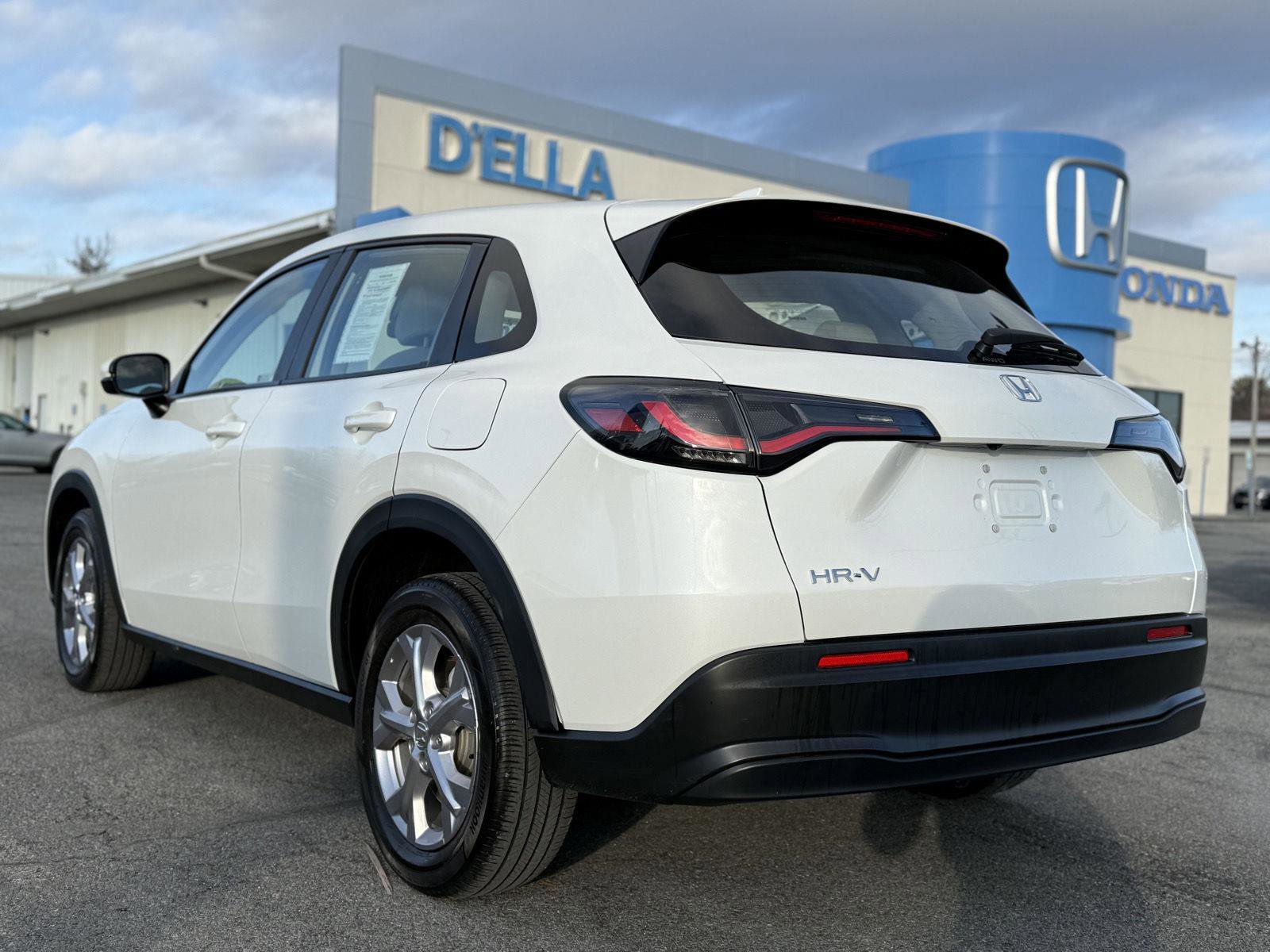 Certified 2023 Honda HR-V LX image 7