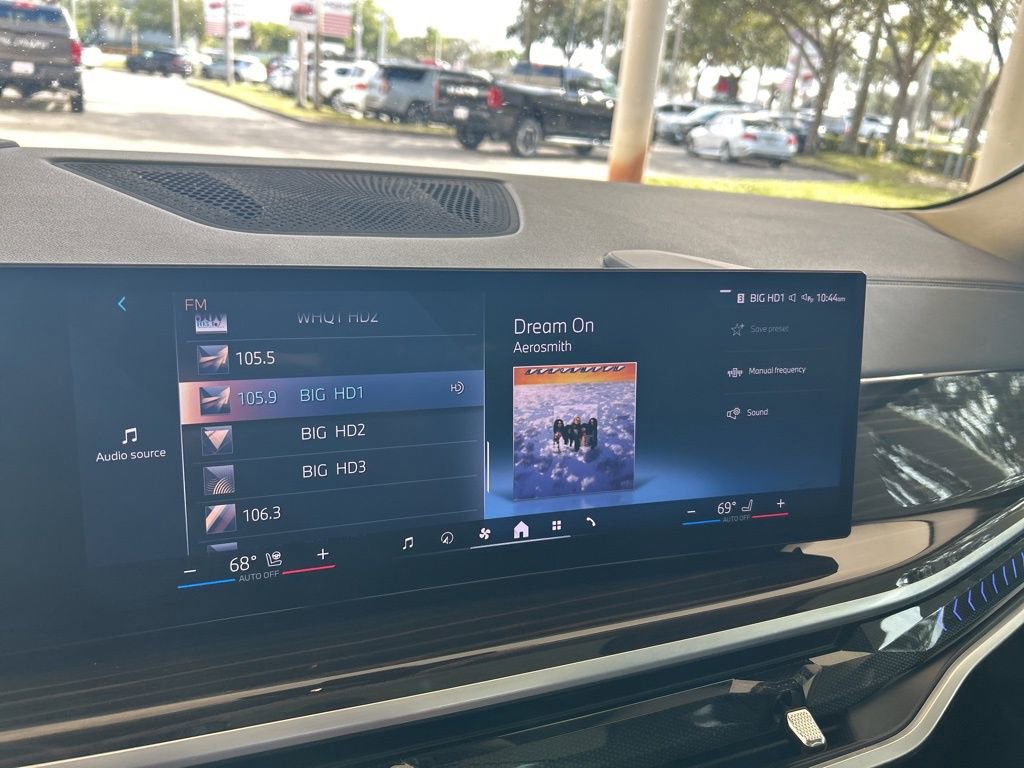 Used 2025 BMW X7 xDrive40i image 8