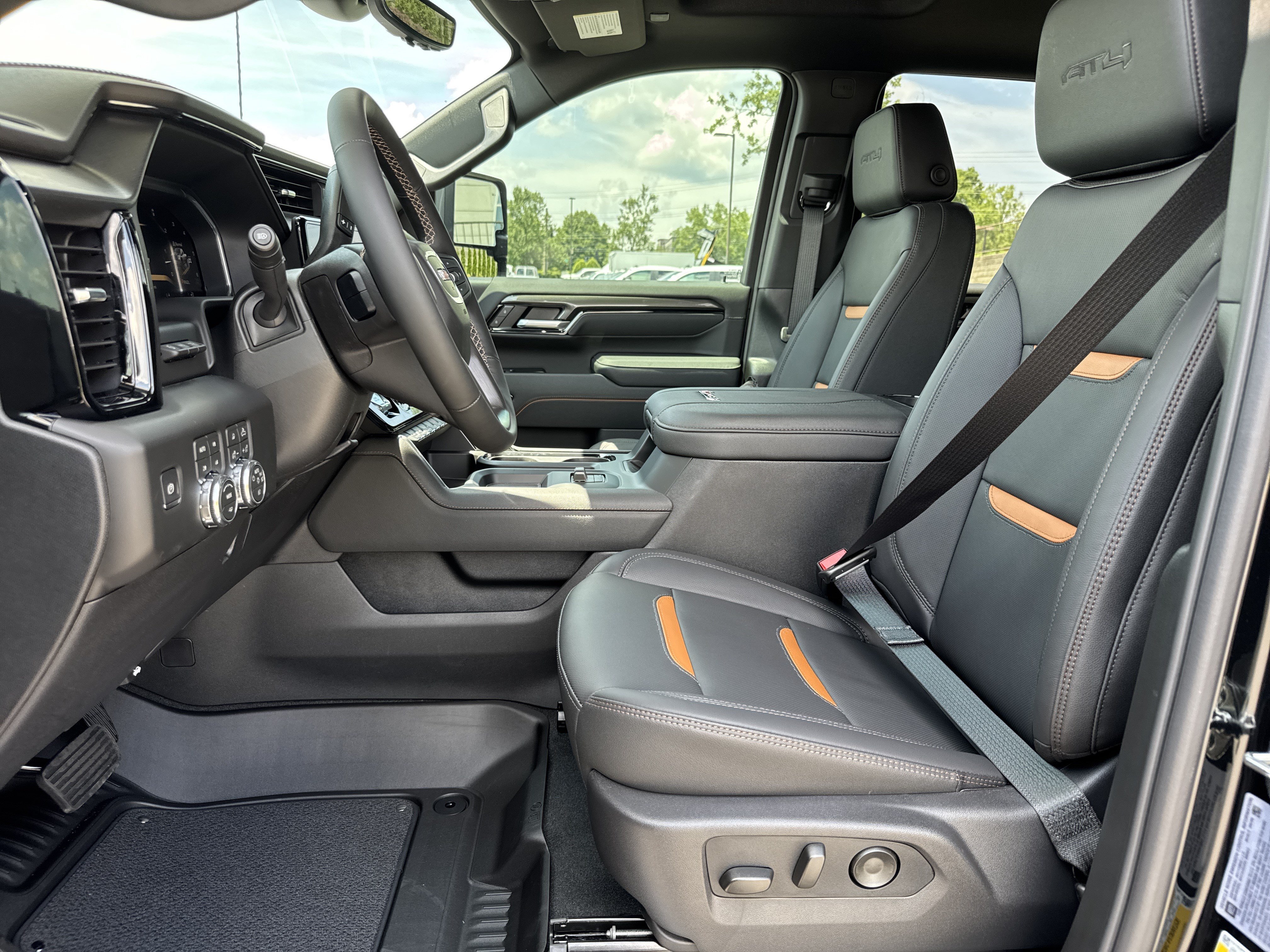 New 2026 GMC Sierra 2500 AT4 w/ AT4 Premium Plus Package AWD/4WD image 16