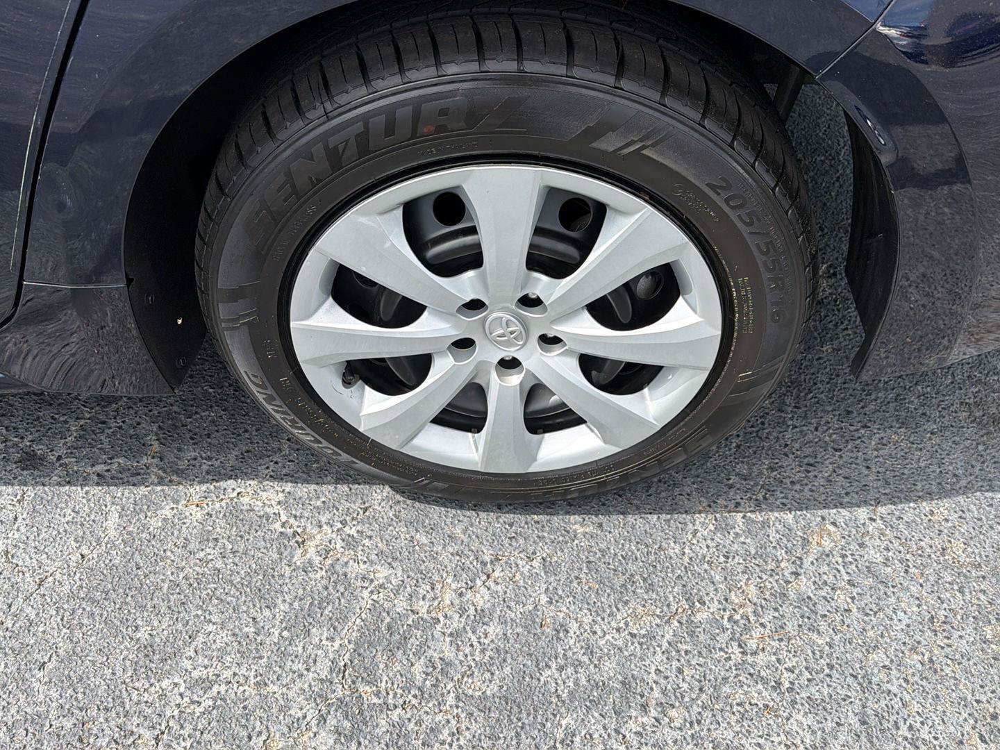 Used 2024 Toyota Corolla LE FWD image 35