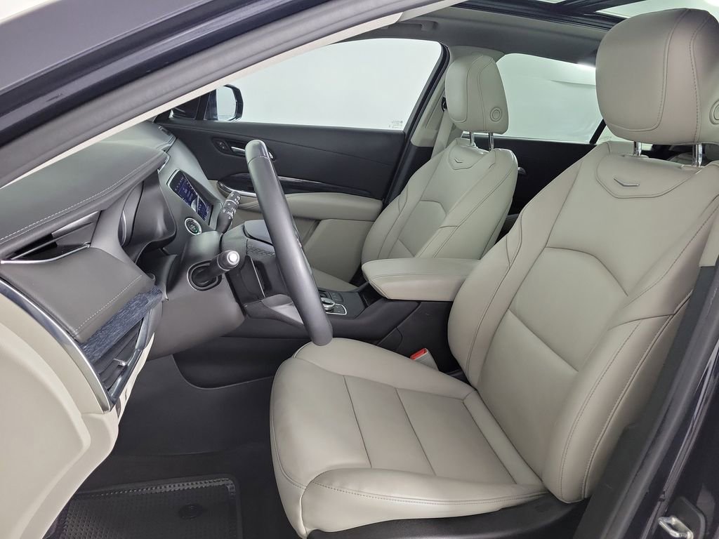 Certified 2023 Cadillac XT4 Premium Luxury image 16