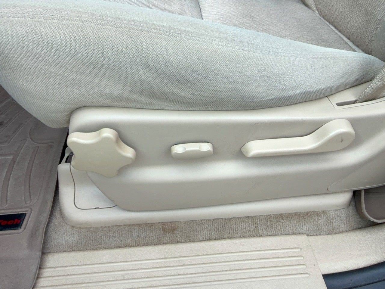 Used 2012 Chevrolet Suburban LS w/ Convenience Package 1 RWD image 14