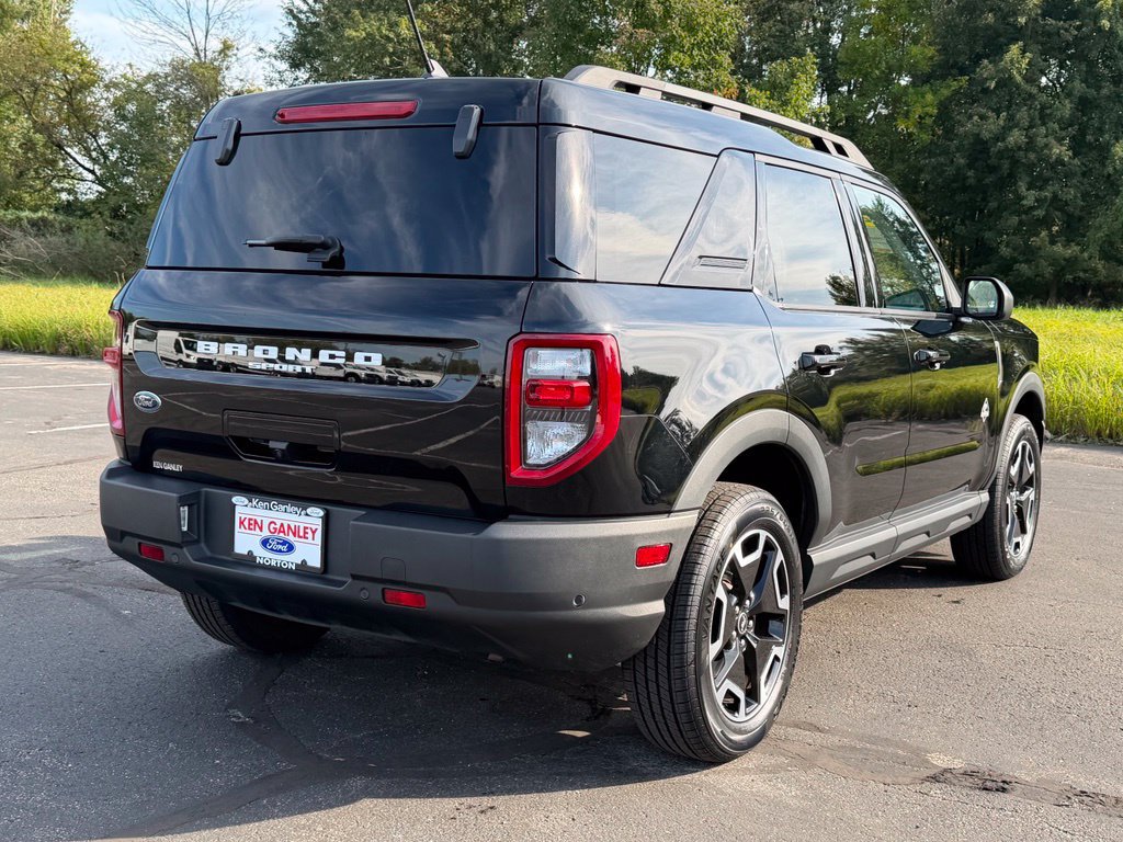 Certified 2023 Ford Bronco Sport Outer Banks AWD/4WD image 9