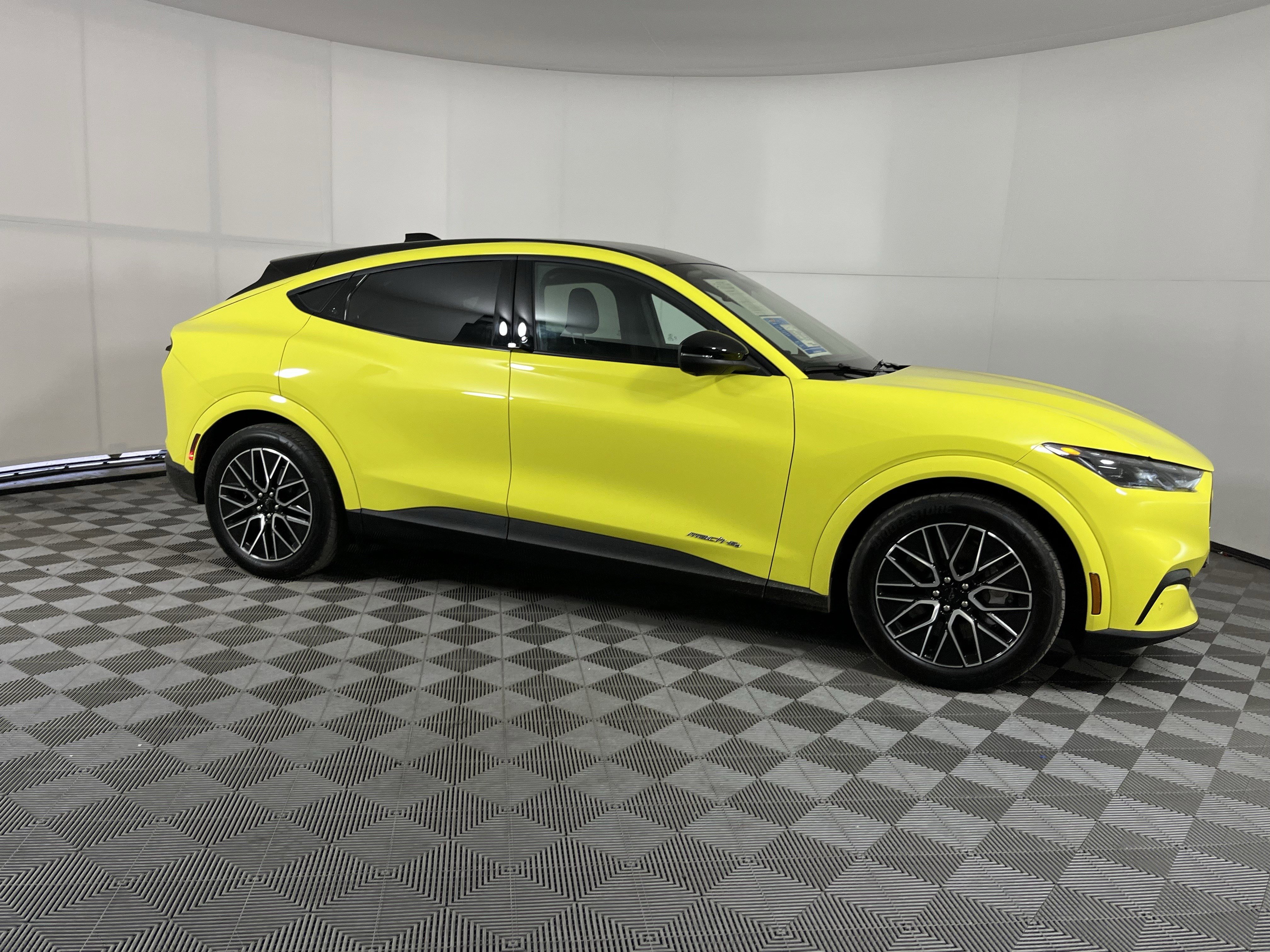 Used 2025 Ford Mustang Mach-E Premium AWD/4WD image 6