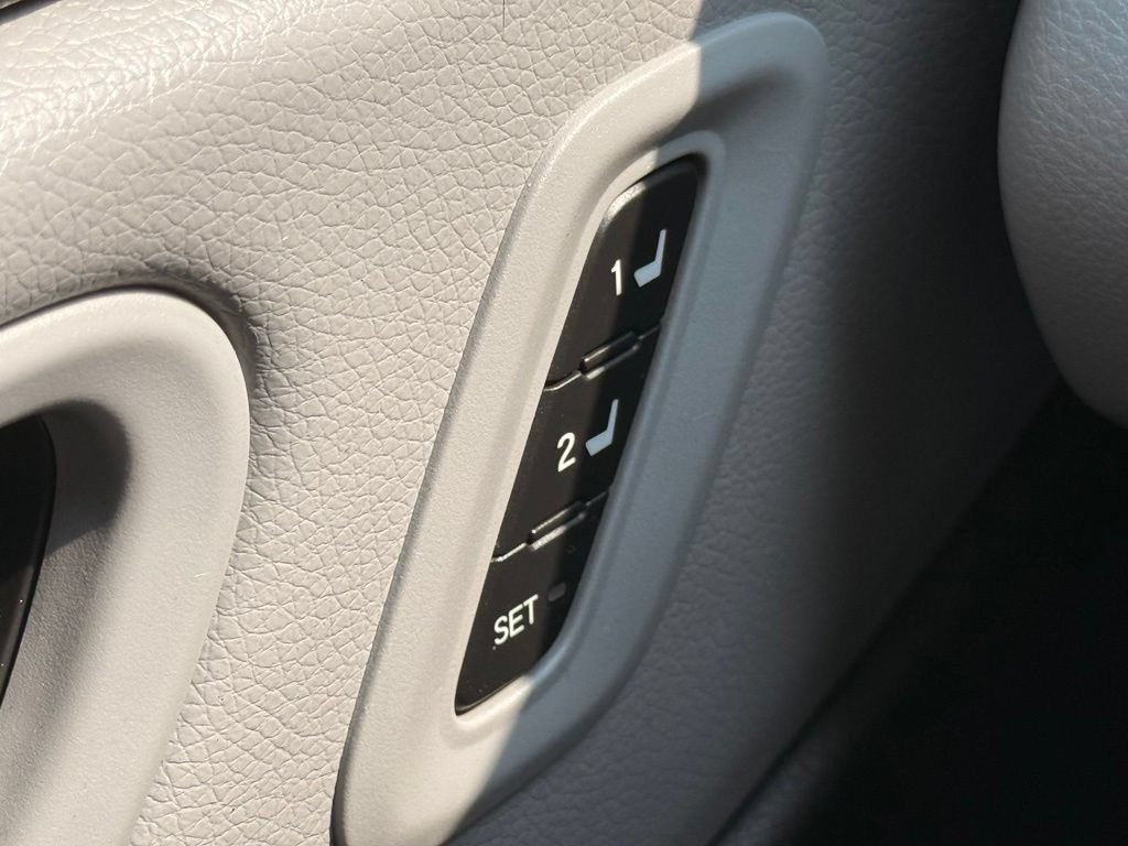 Used 2023 Honda Pilot Elite image 40